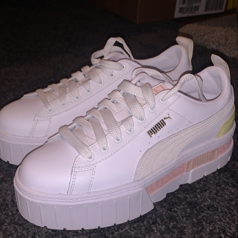 New style Puma sneakers (platform)